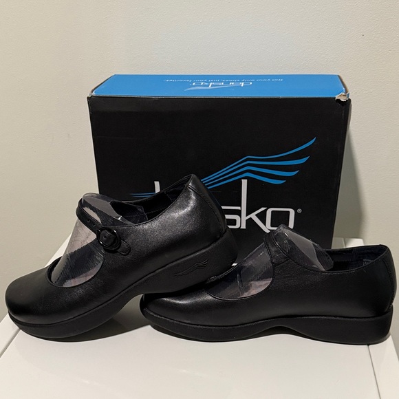 Dansko Women's Vibeka Black Mary Jane Shoes - Picture 5 of 8